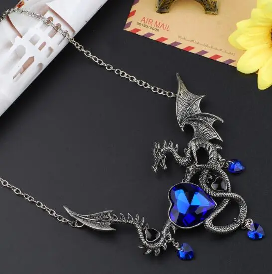 Personalized Fashion Heart-shaped Sapphire Flying Dragon Animal Raw Lantern Necklace
