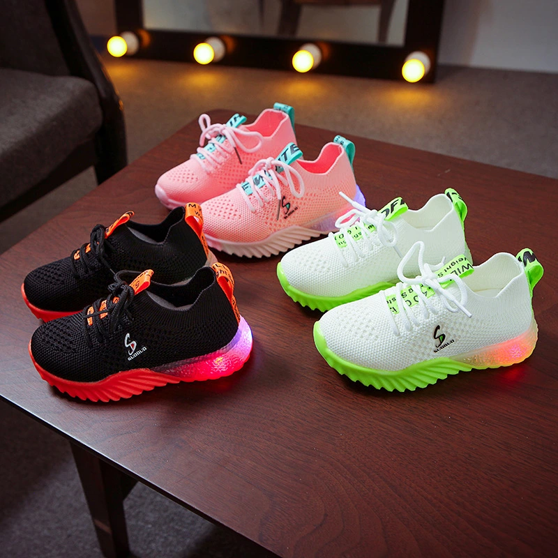 Children's sports shoes