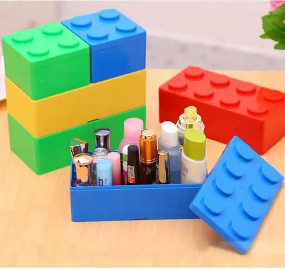 Building blocks can be stacked with long square storage boxes