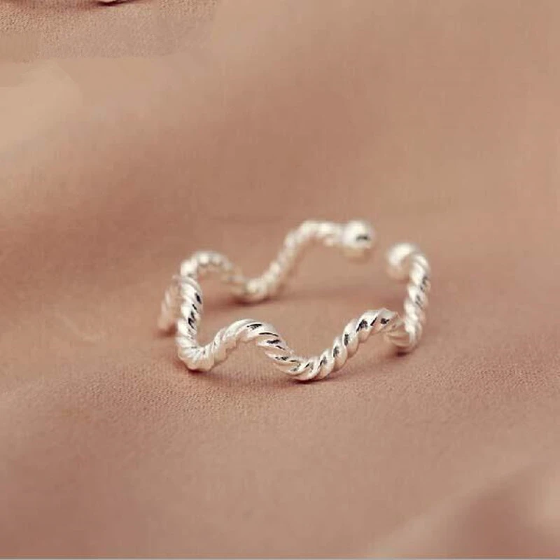 Wave twist ring