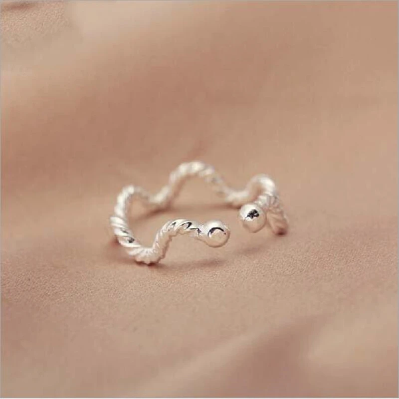Wave twist ring