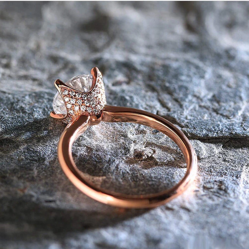 Classic four-claw simulation zircon ring