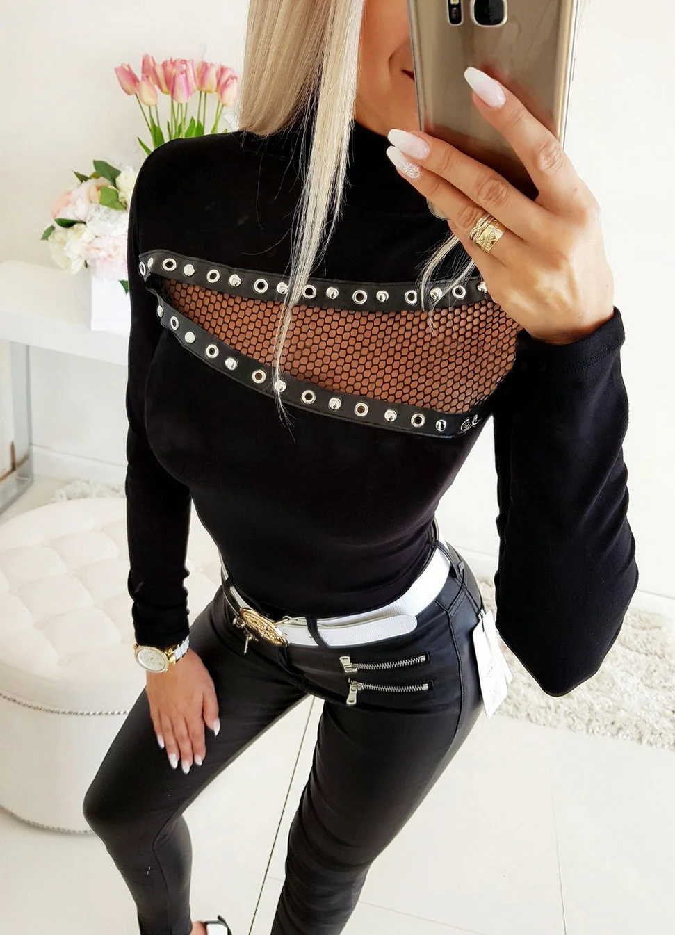 Solid color hollowed-out top