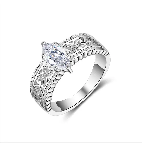 Retro openwork Baroque style main diamond inlaid horse eye zircon female ring simulation diamond ring