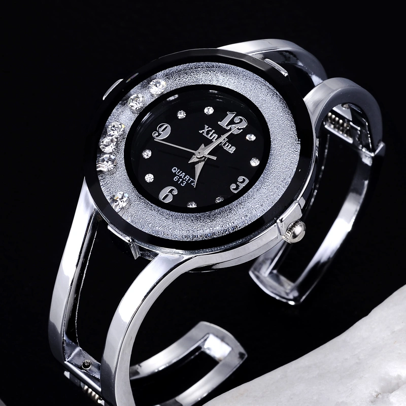 Quicksand dial quartz watch