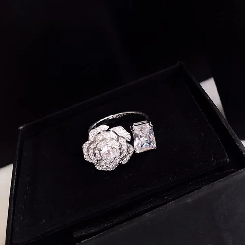 Adjustable Square Diamond Flower Opening Ring