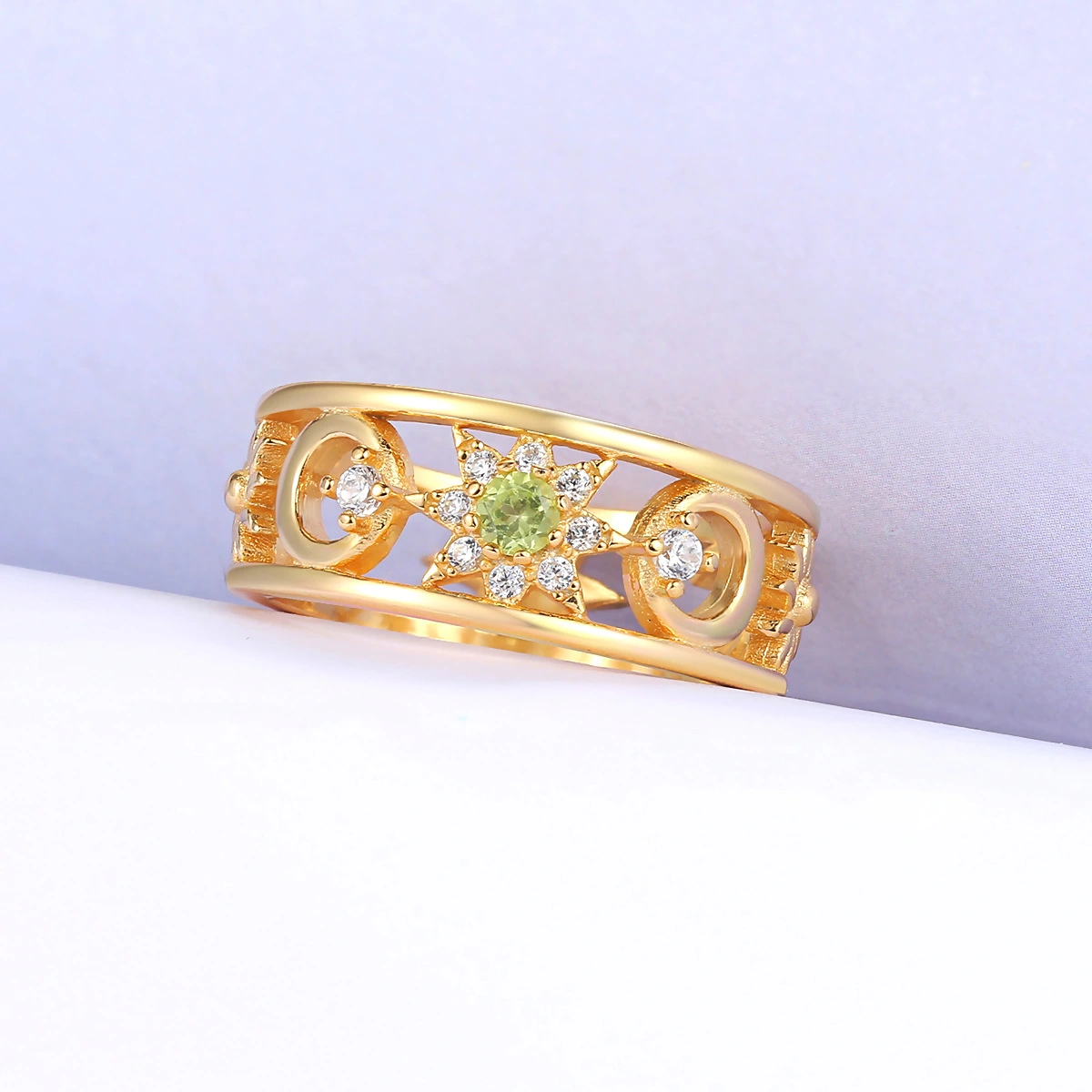 Women's Ring with Peridot