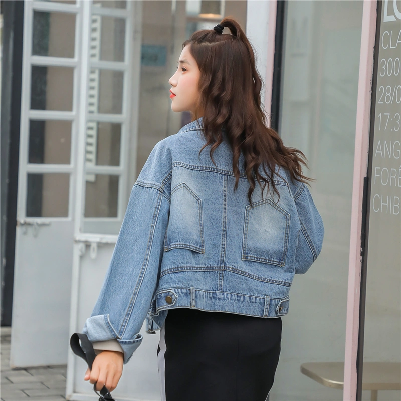 Single-row button-collar casual jean jacket with short, loose-sleeved and wide-set fashion trend in autumn 2021