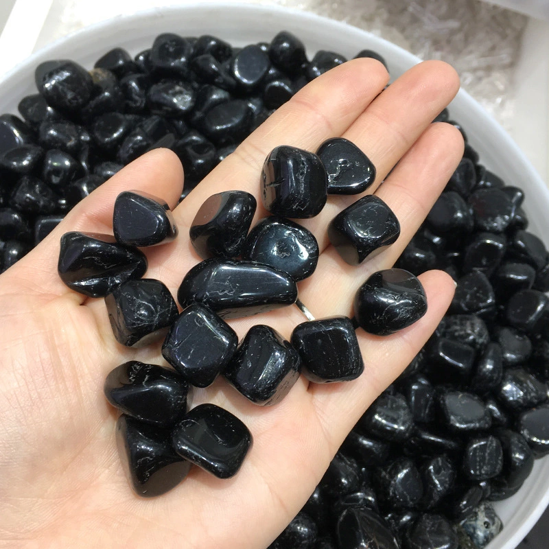 Natural obsidian gravel