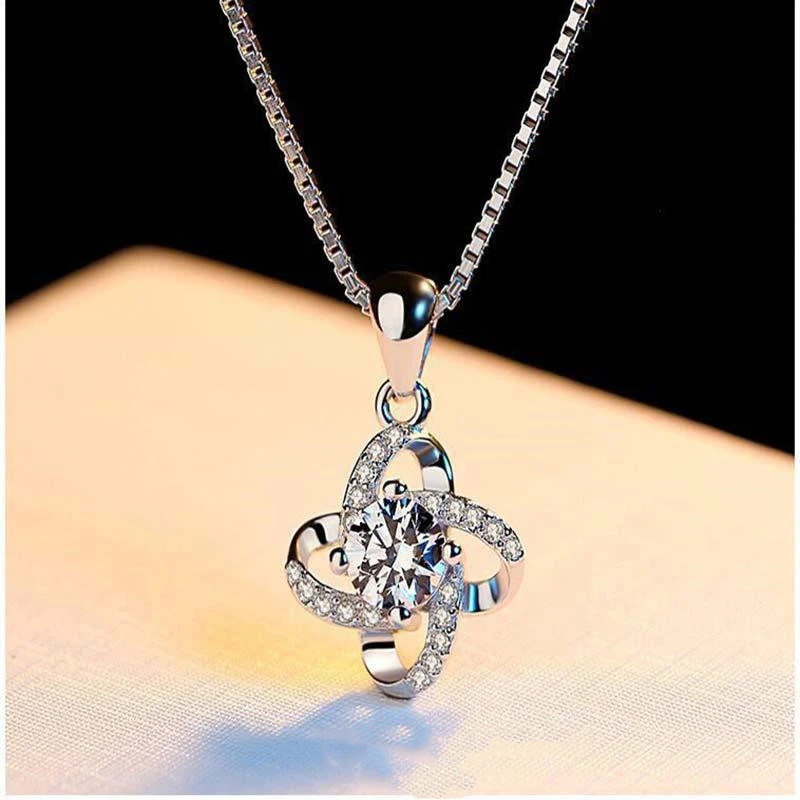 Four-leaf Clover Pendant Simple and Versatile Clavicle Chain
