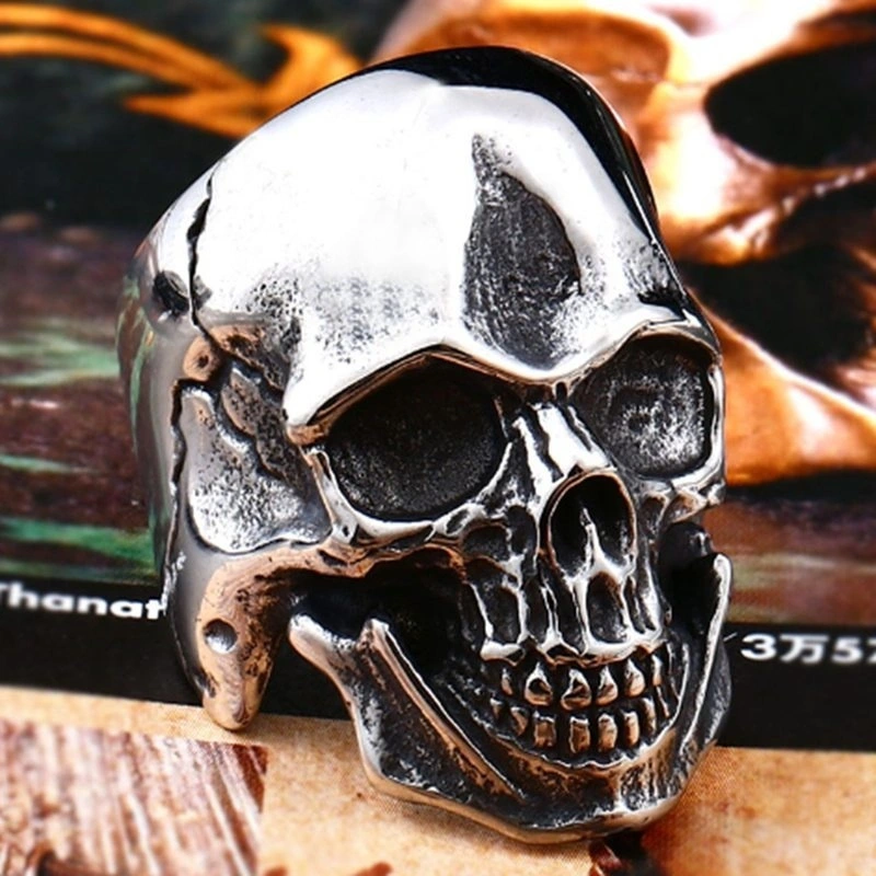 Punk skull ring