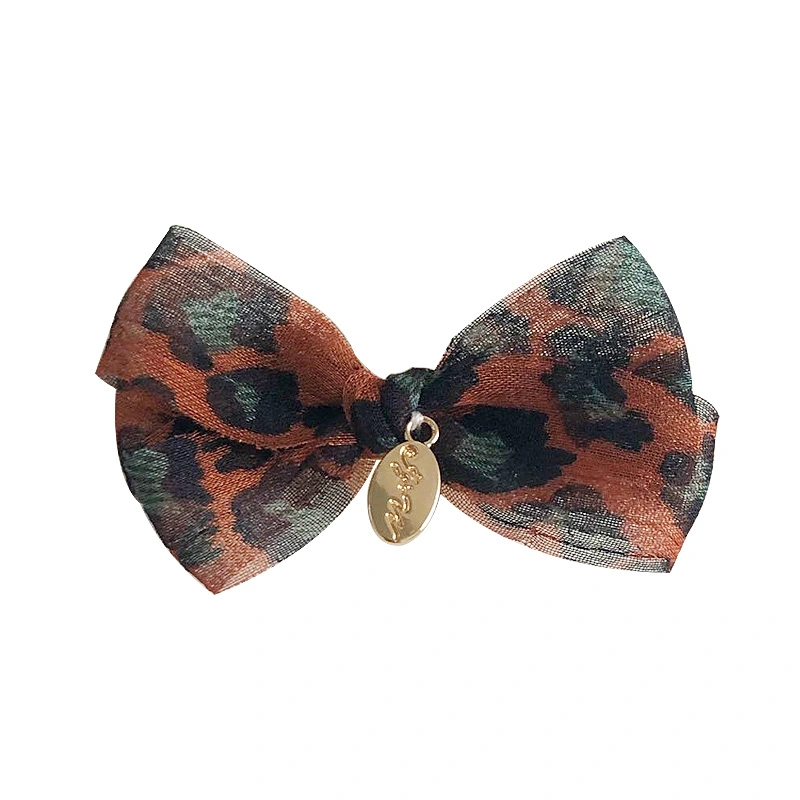 Small hairpin with bow