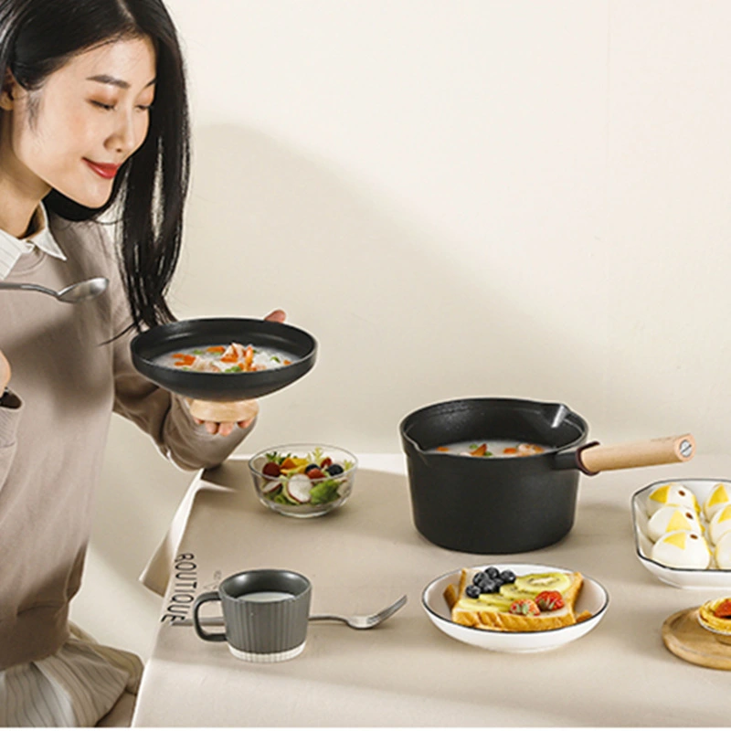 Yuewei Bird Beak Wok Non-stick Frying Pan With Less Oily Smoke