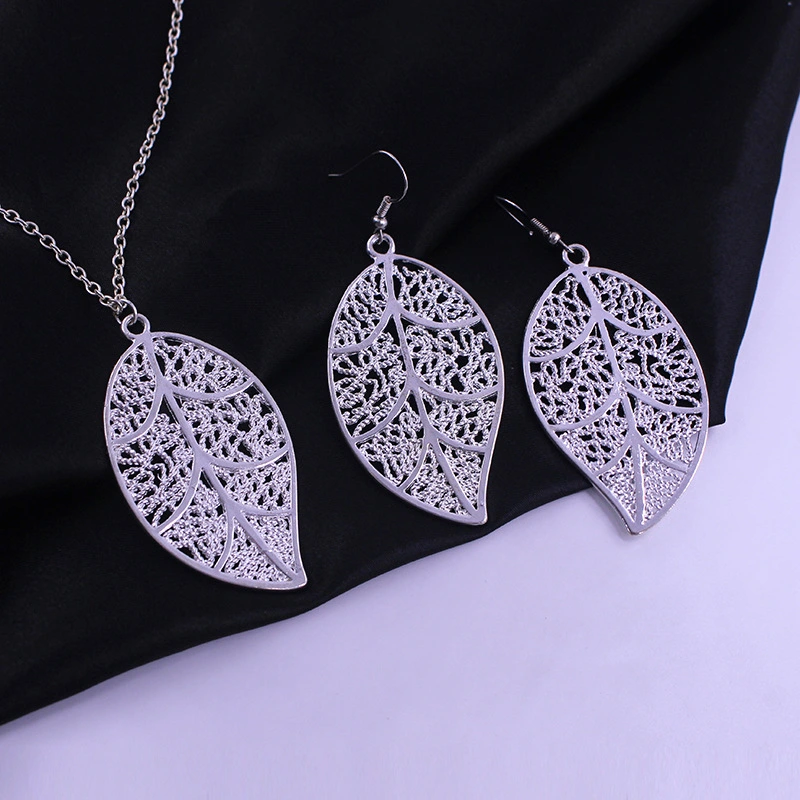 Creative Featured Leaf Set