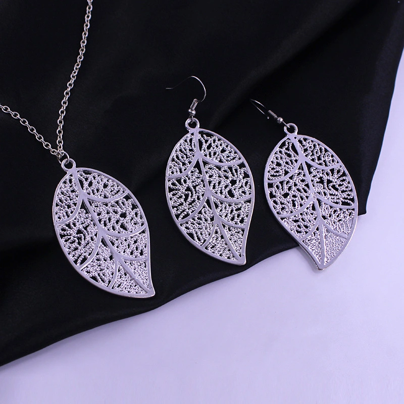 Creative Featured Leaf Set