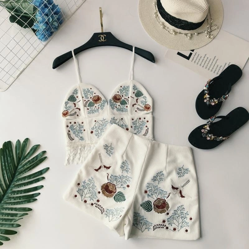 New holiday fashion suit heavy industry embroidered flower sling top + high waist embroidered shorts two-piece suit