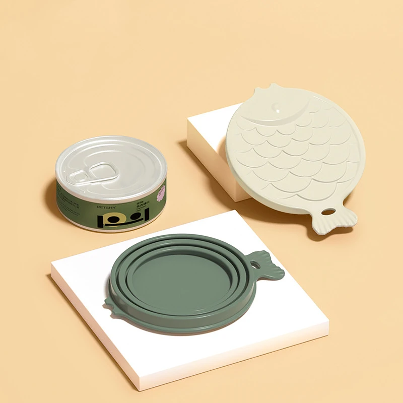 Sealing silicone lid for pet can