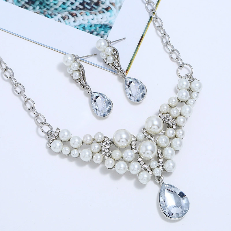 High-end Rhinestone Pearl Pendant Necklace