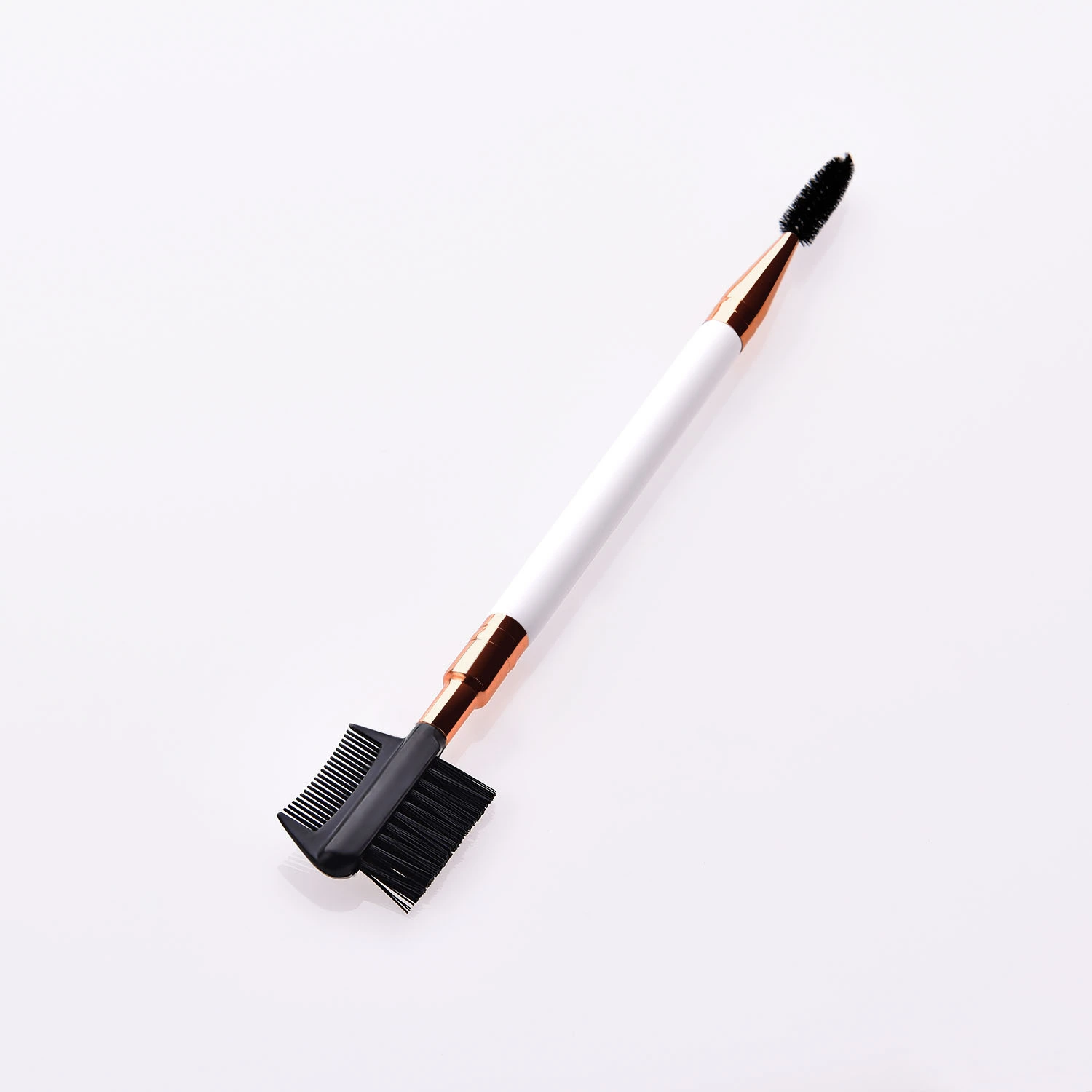 Single double-ended makeup brush and eyelash brush