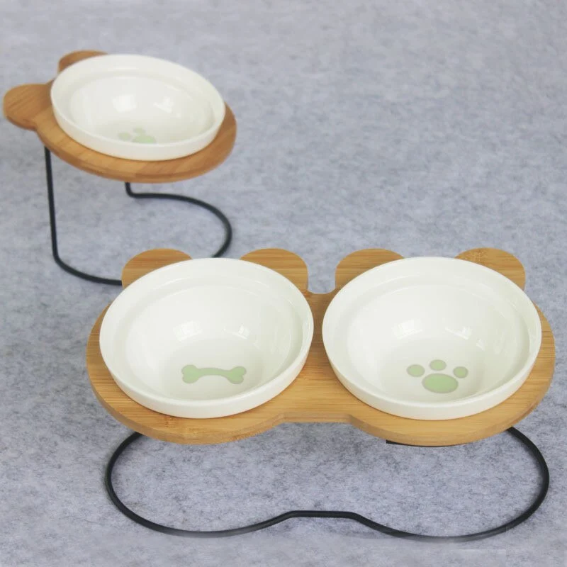 Slanted pet bowl with bamboo stand