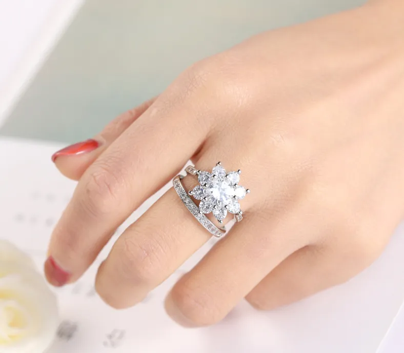 Creative zircon combination ring