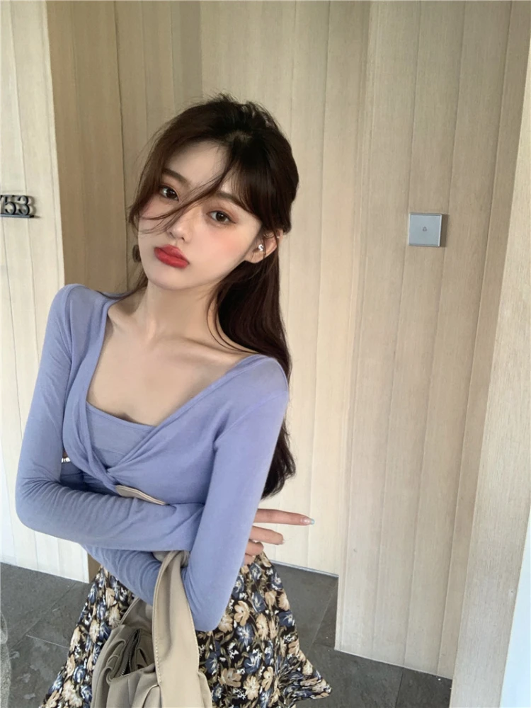 Two-piece Set of Thin V-neck Pullover Sling