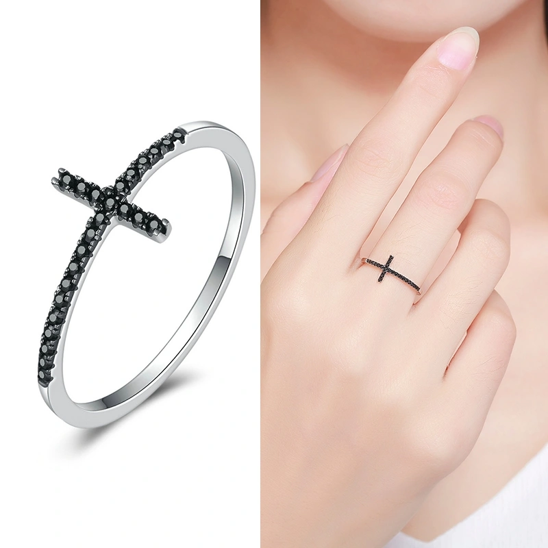 Ladies bow black zircon silver ring