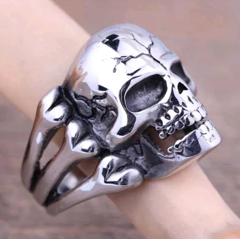 Fashion personality Shantou men's domineering titanium steel ring ring