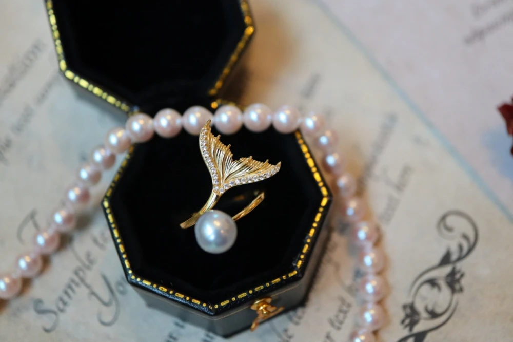 Sea pearl mertail ring