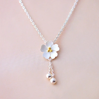 Flower tassel cherry blossom pendant necklace retro simple female color separation clavicle chain necklace student jewelry