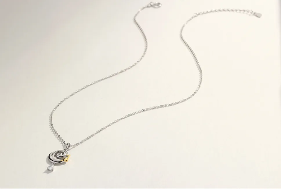 Clavicle chain pendant