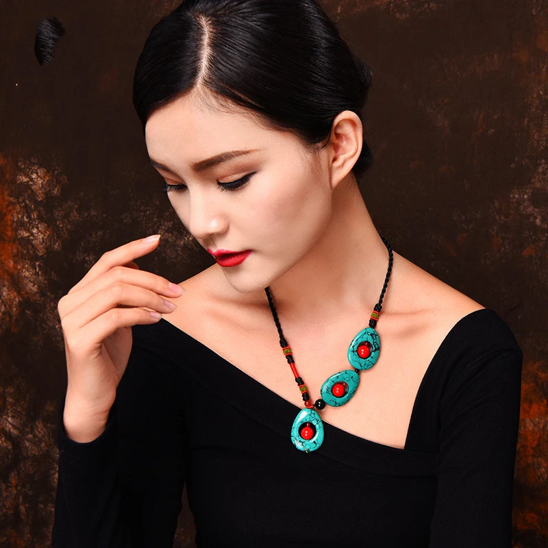 Hand woven antique fashion short necklace