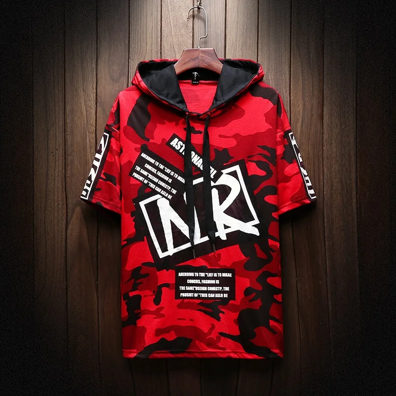 Hooded camouflage t-shirt