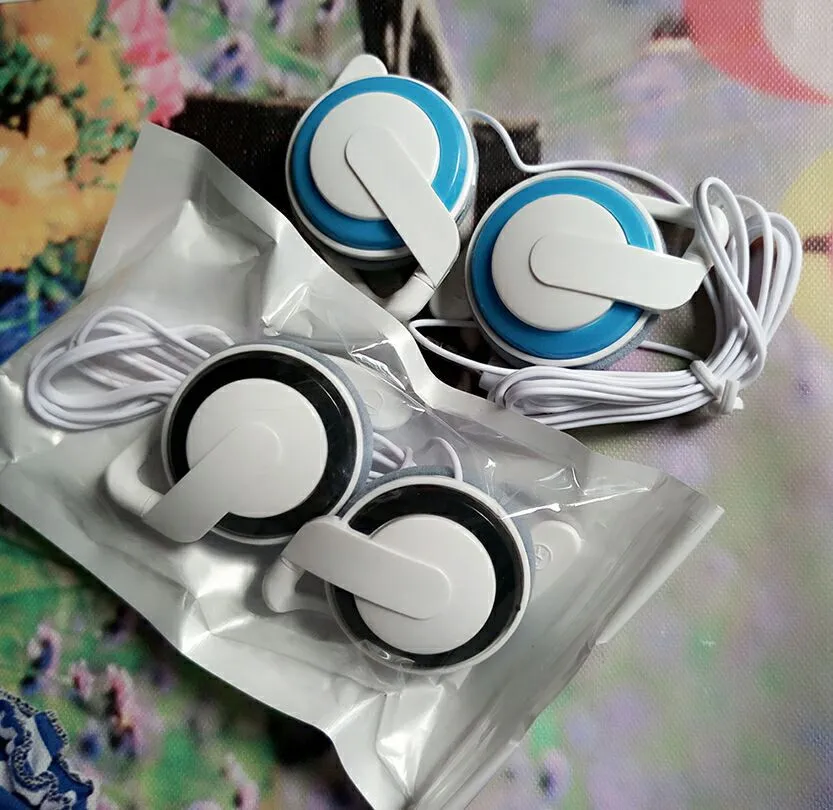 Hanging ear headset
