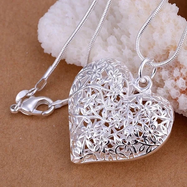 Antique palace decoration Silver Carved Pendant Necklace