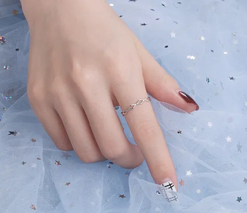 Hollow Fine Edged Geometric Ring