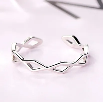 Hollow Fine Edged Geometric Ring