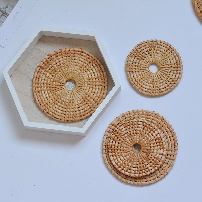 Flower shaped Rattan Tabletop Storage And Heat Insulation Pad