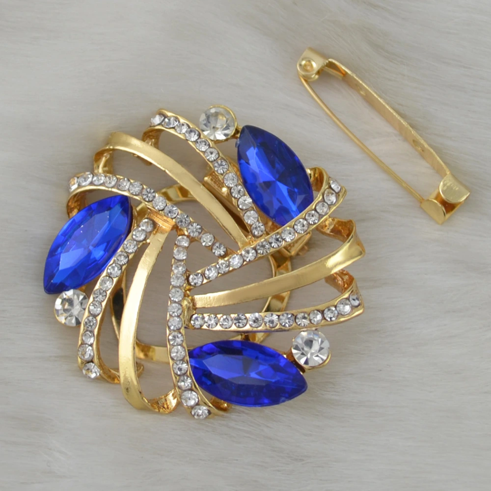 Korean Fashion Handmade Brooch Beautifully Inlaid With Diamonds