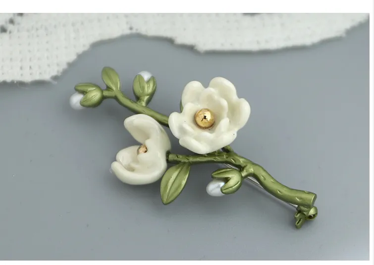 Plant White Magnolia Flower Brooch High-End Femininity All-Match Clothes Pin Brooch Sen Gift