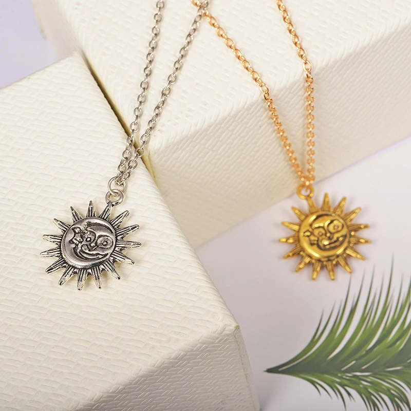 Smiley Sun Necklace Fashion Personality Face Sun Simple Clavicle Chain