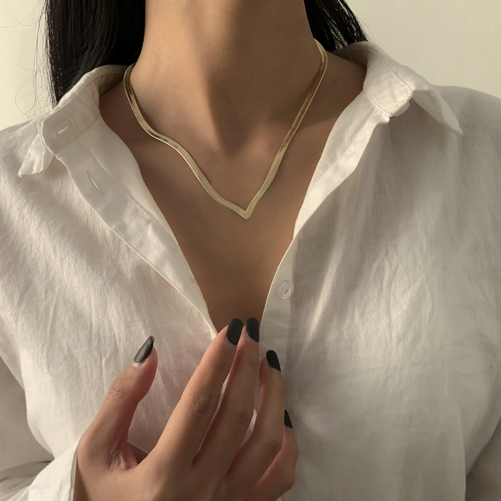 Simple V-shaped Snake Bone Chain Single Layer Necklace