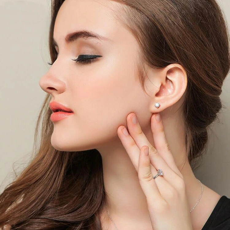 Platinum Four Claw  Diamond Stud Earrings For Female Male