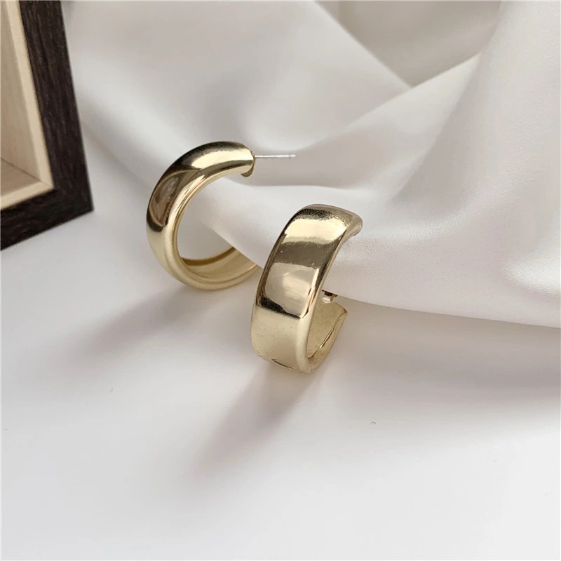 Minimalist Brand Hoop Circle Earring Woman 