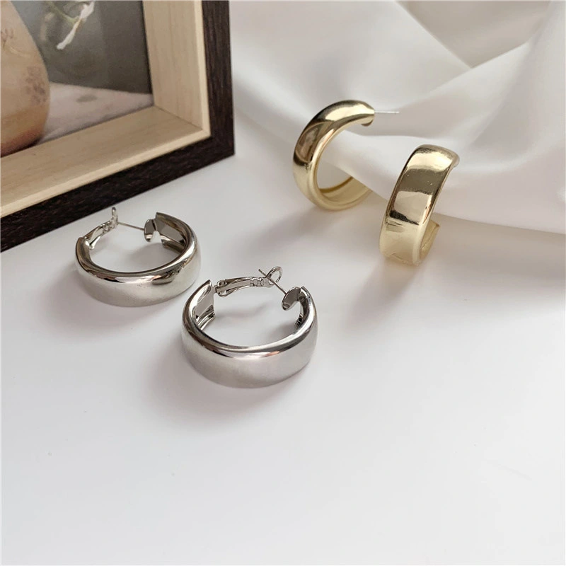 Minimalist Brand Hoop Circle Earring Woman 