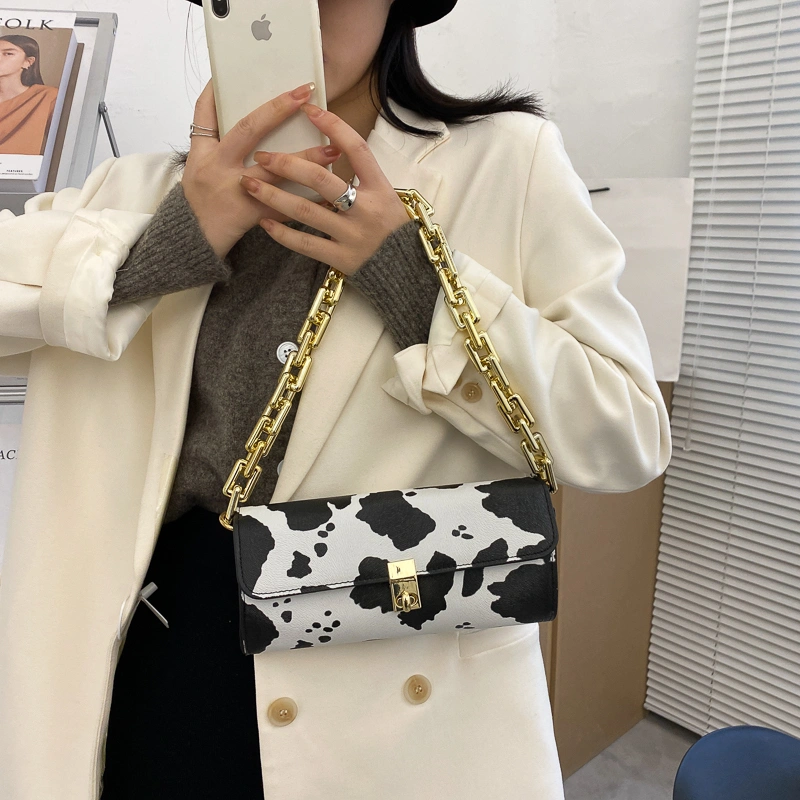 Fashion Texture Chain Shoulder Bag Autumn And Winter Fashion Portable Underarm Bag