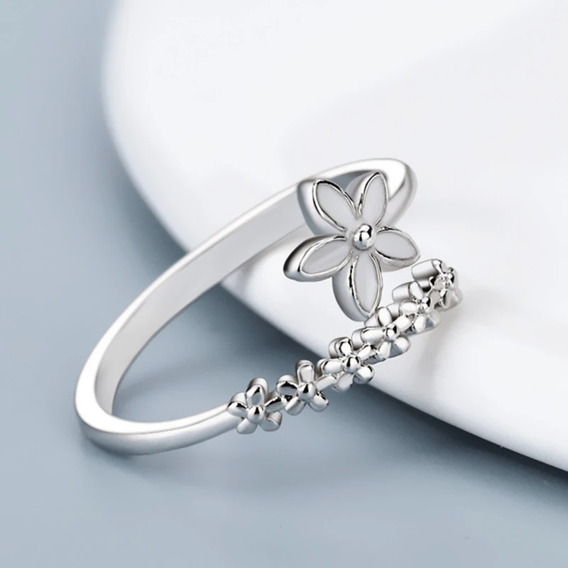 Simple Sen Department Floret Leaf Ring