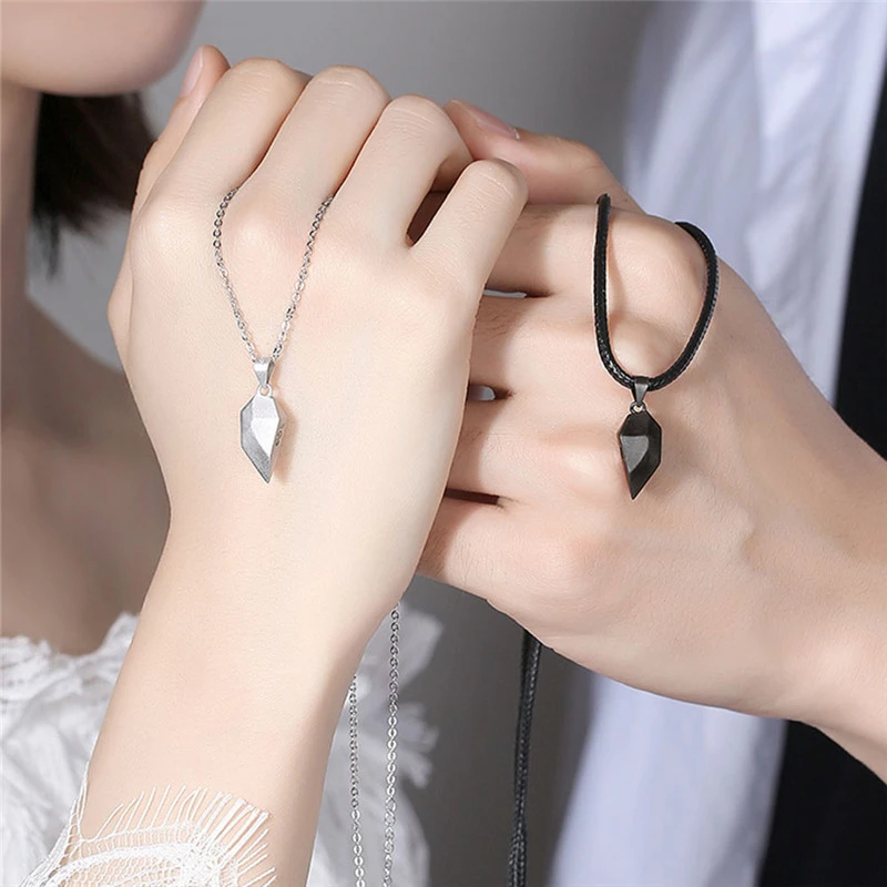 Love Magnet Couple Pendant Wishing Stone Heartbreak Stitching Clavicle Necklace