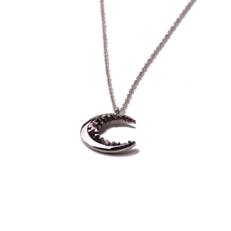 Black Zircon Moon Pendant Temperament Short Clavicle Chain