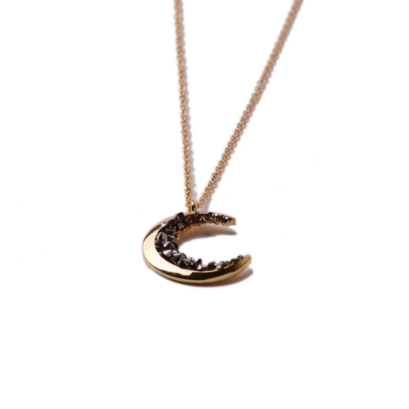 Black Zircon Moon Pendant Temperament Short Clavicle Chain